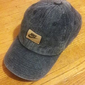 Nike denim hat excellent condition ...not used